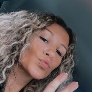 Meet your Posher, Kiley